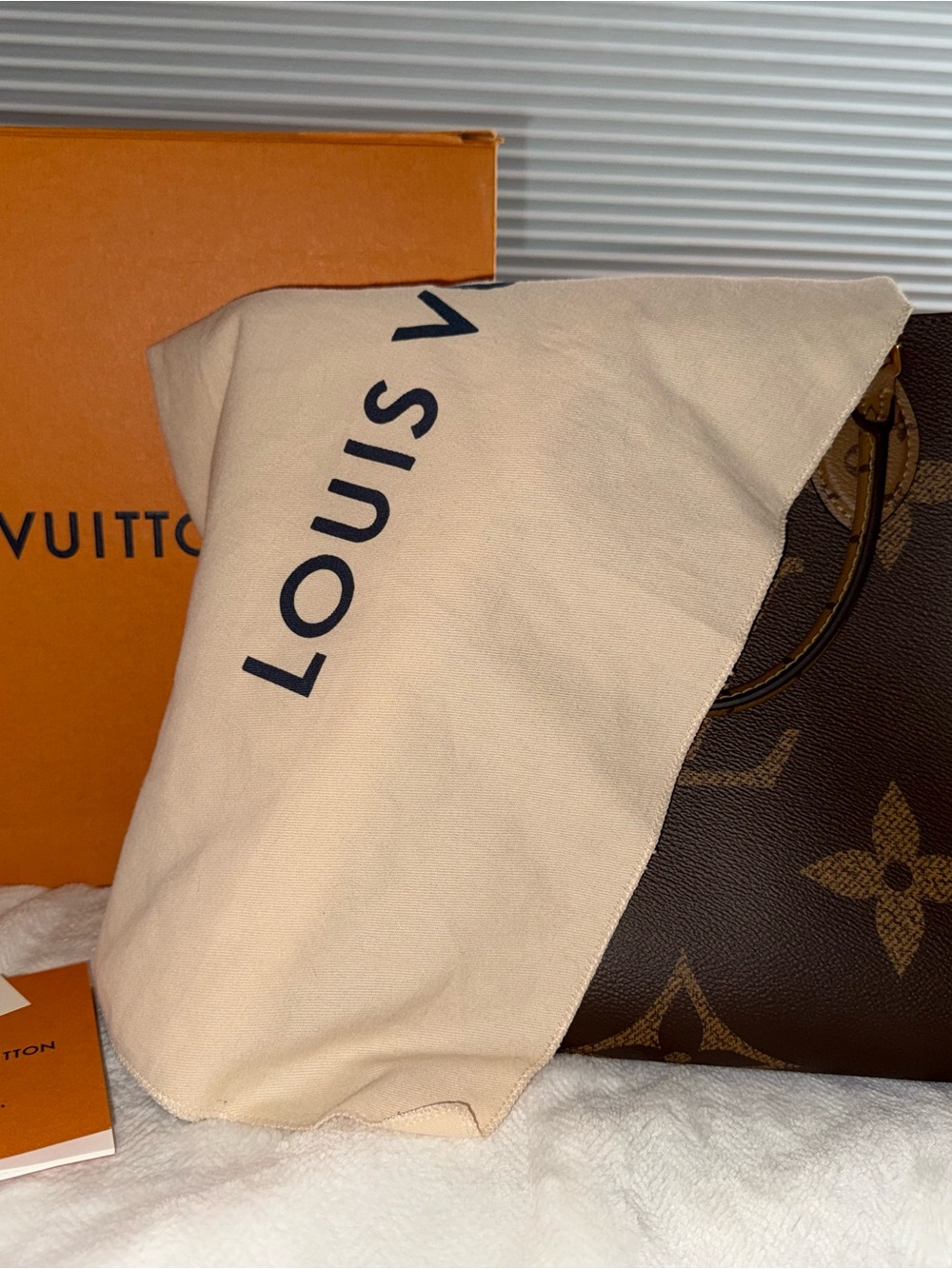 Louis Vuitton OnTheGo MM in Giant/Reverse Monogram